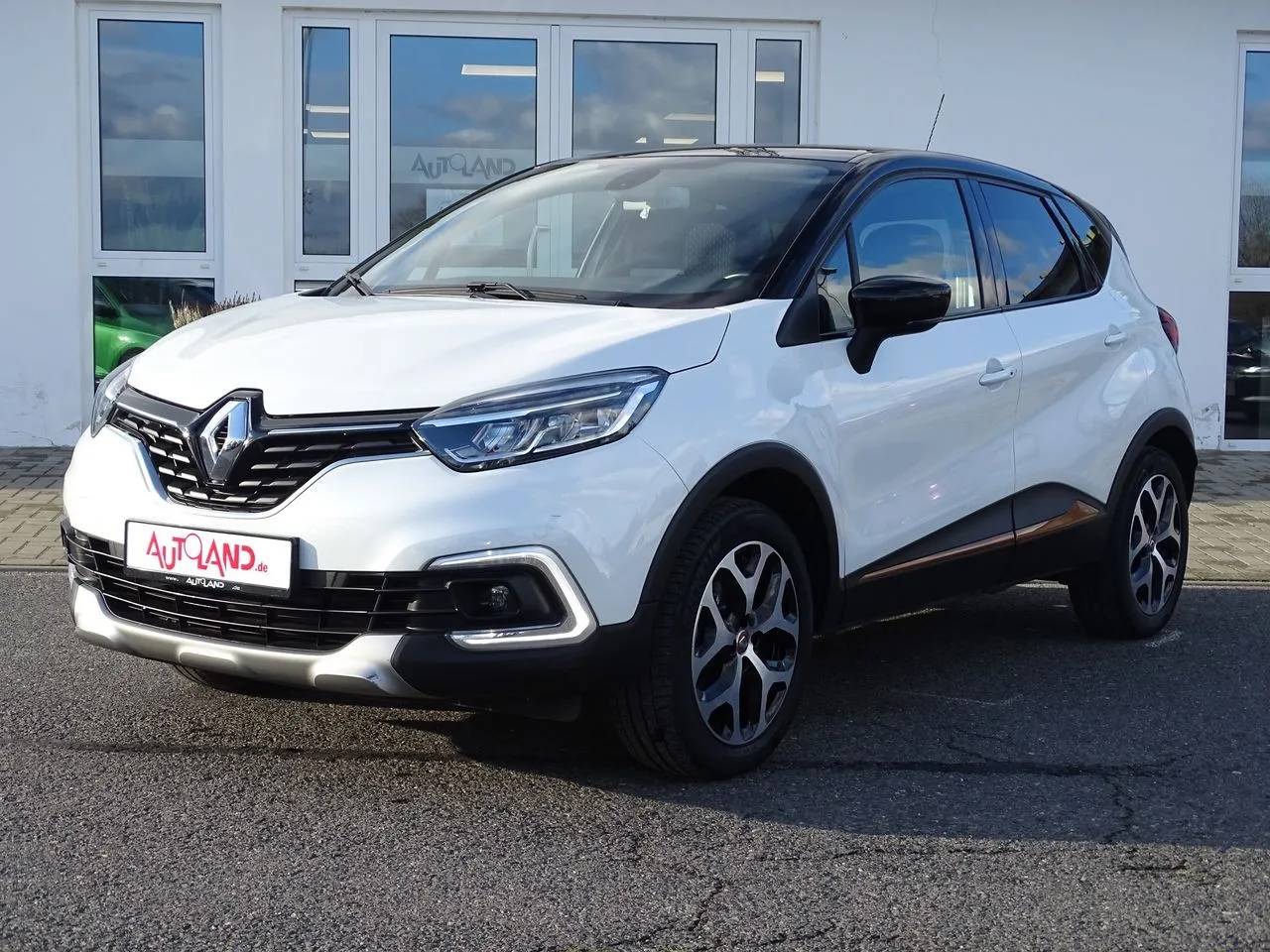 Renault Captur 1.2 TCe 120 Intens...  Image 1