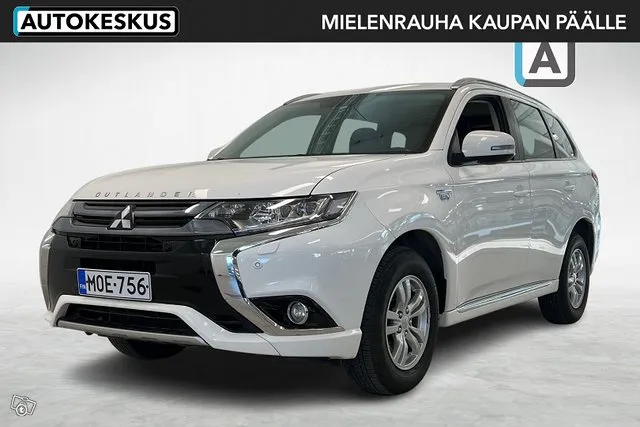 Mitsubishi Outlander Intense Business 4WD 5P *Lämmitettävä r Image 1