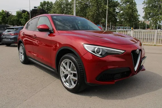 Alfa Romeo Romeo Alfa Romeo Stelvio 2.2 Mjt Q4 SUPER AUTOMAT Image 3