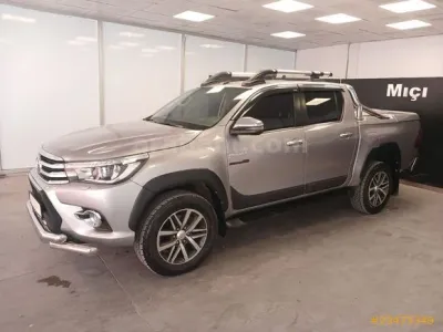 Toyota Hilux 2.4 D-4D 4x4 Hi-Cruiser